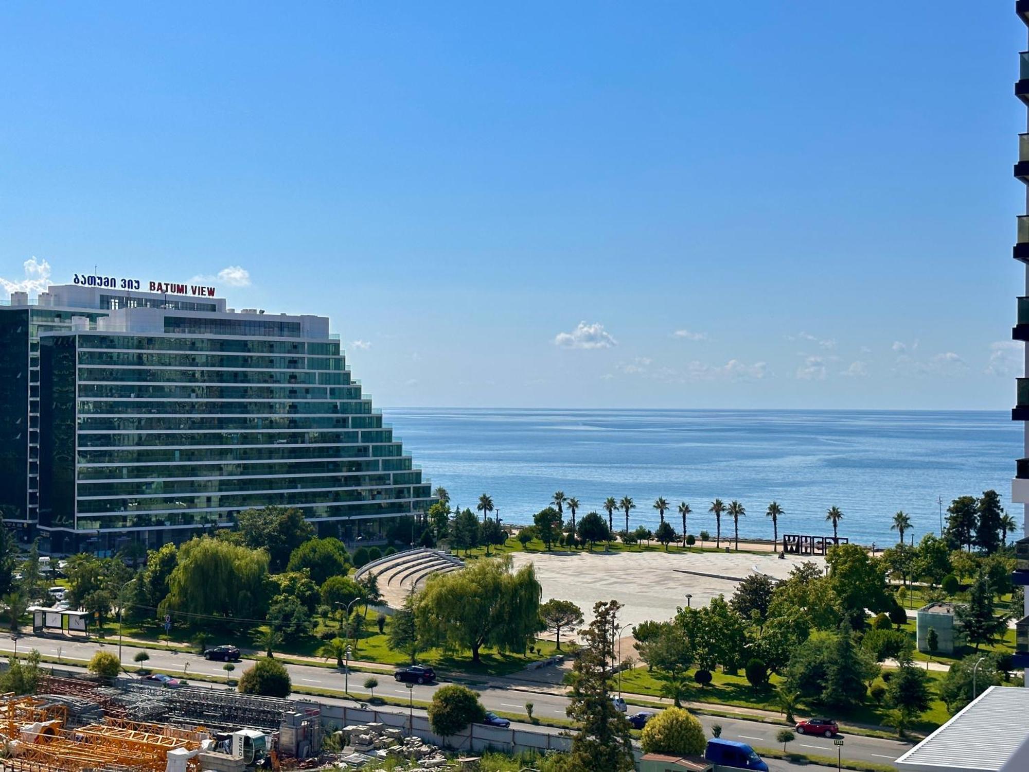 Batumi Boulevard Resort Bagian luar foto