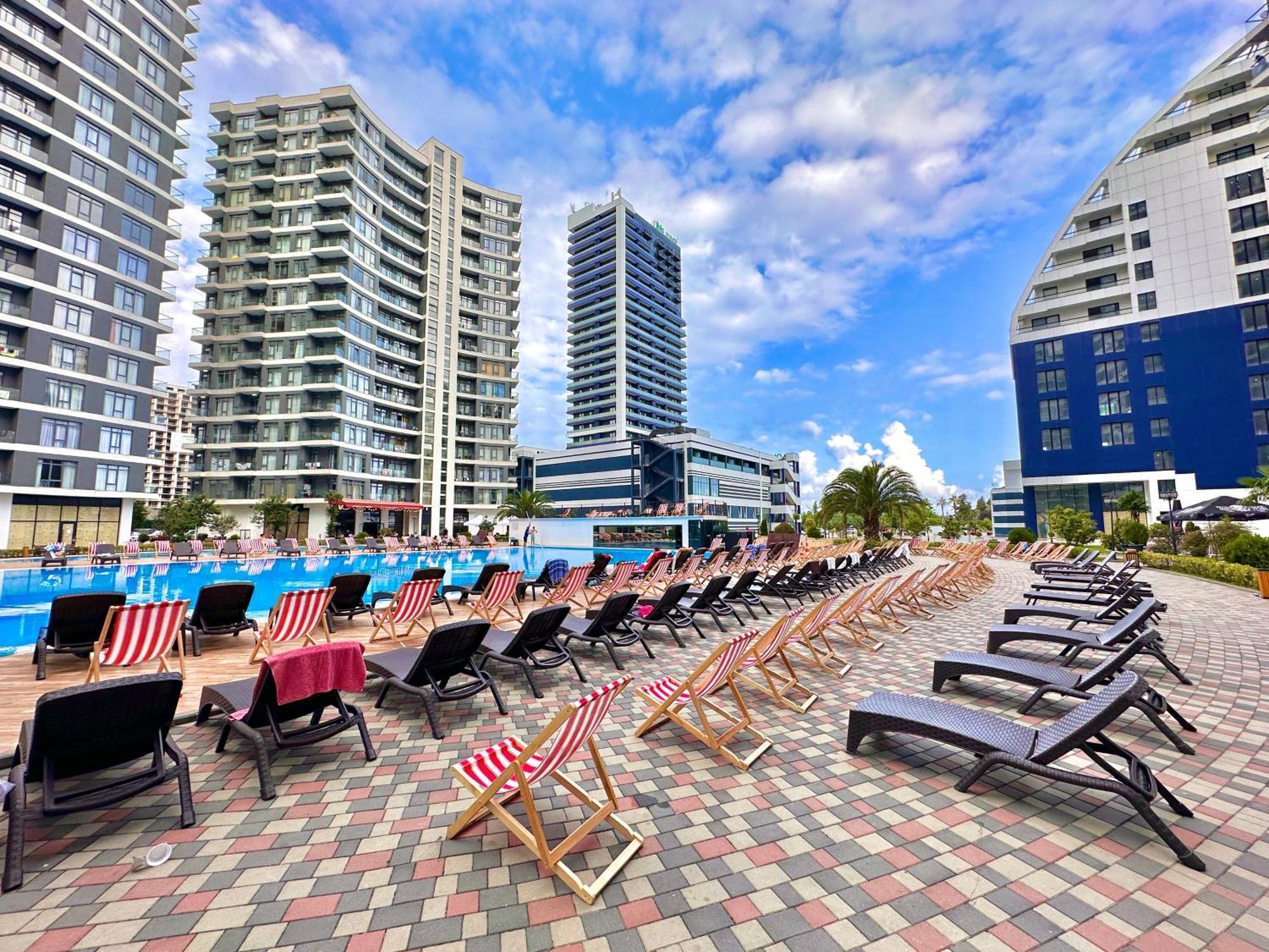 Batumi Boulevard Resort Bagian luar foto