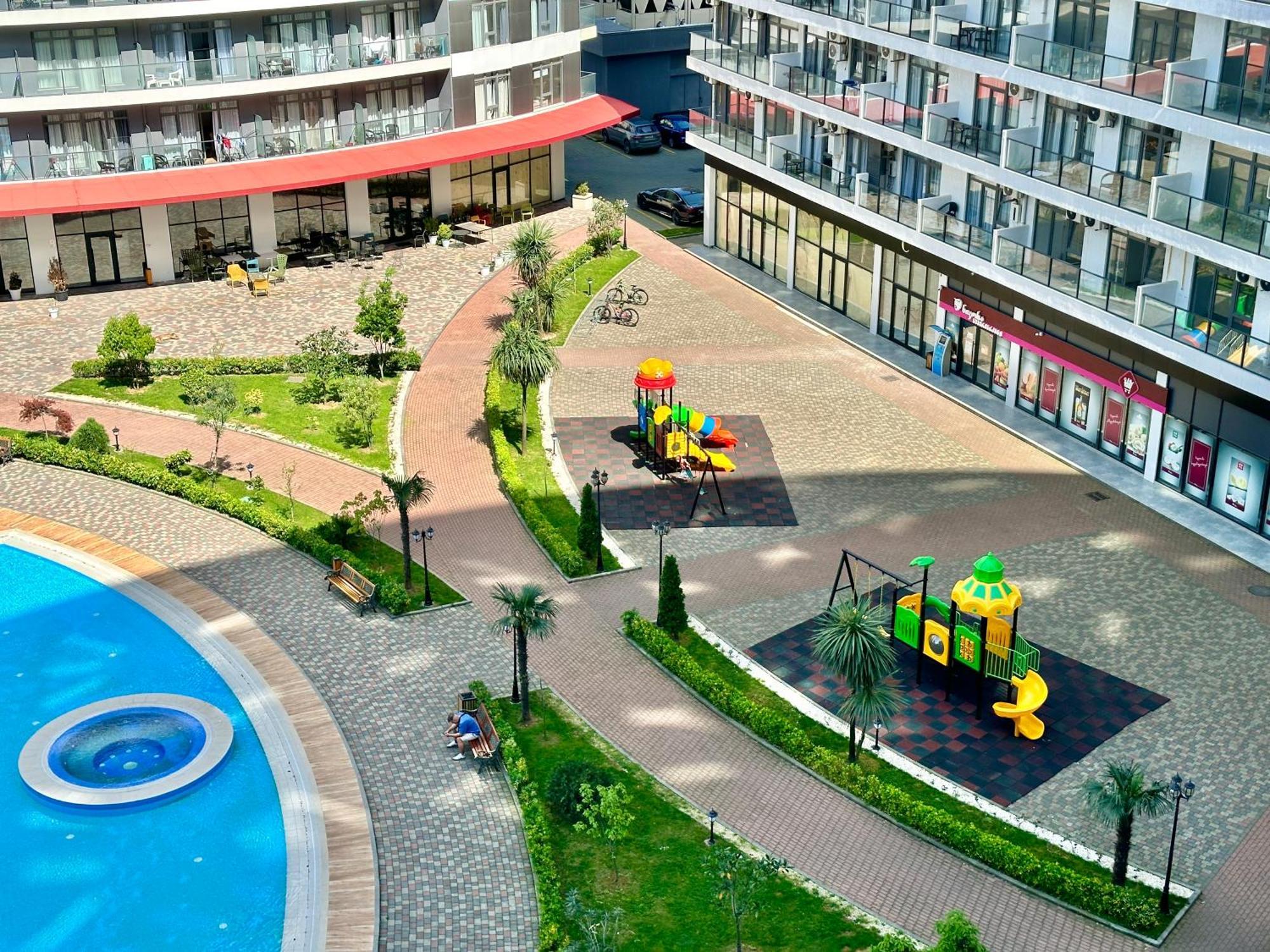 Batumi Boulevard Resort Bagian luar foto