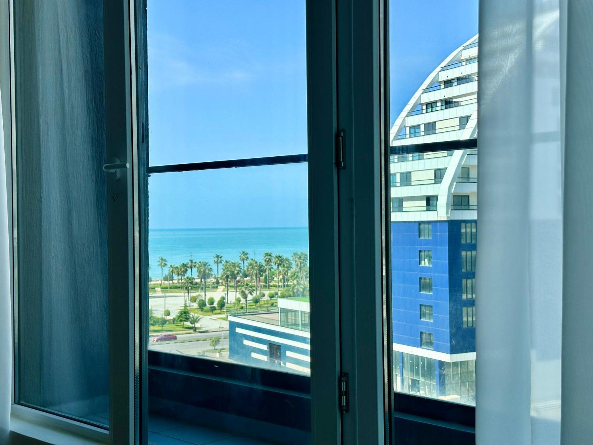 Batumi Boulevard Resort Bagian luar foto