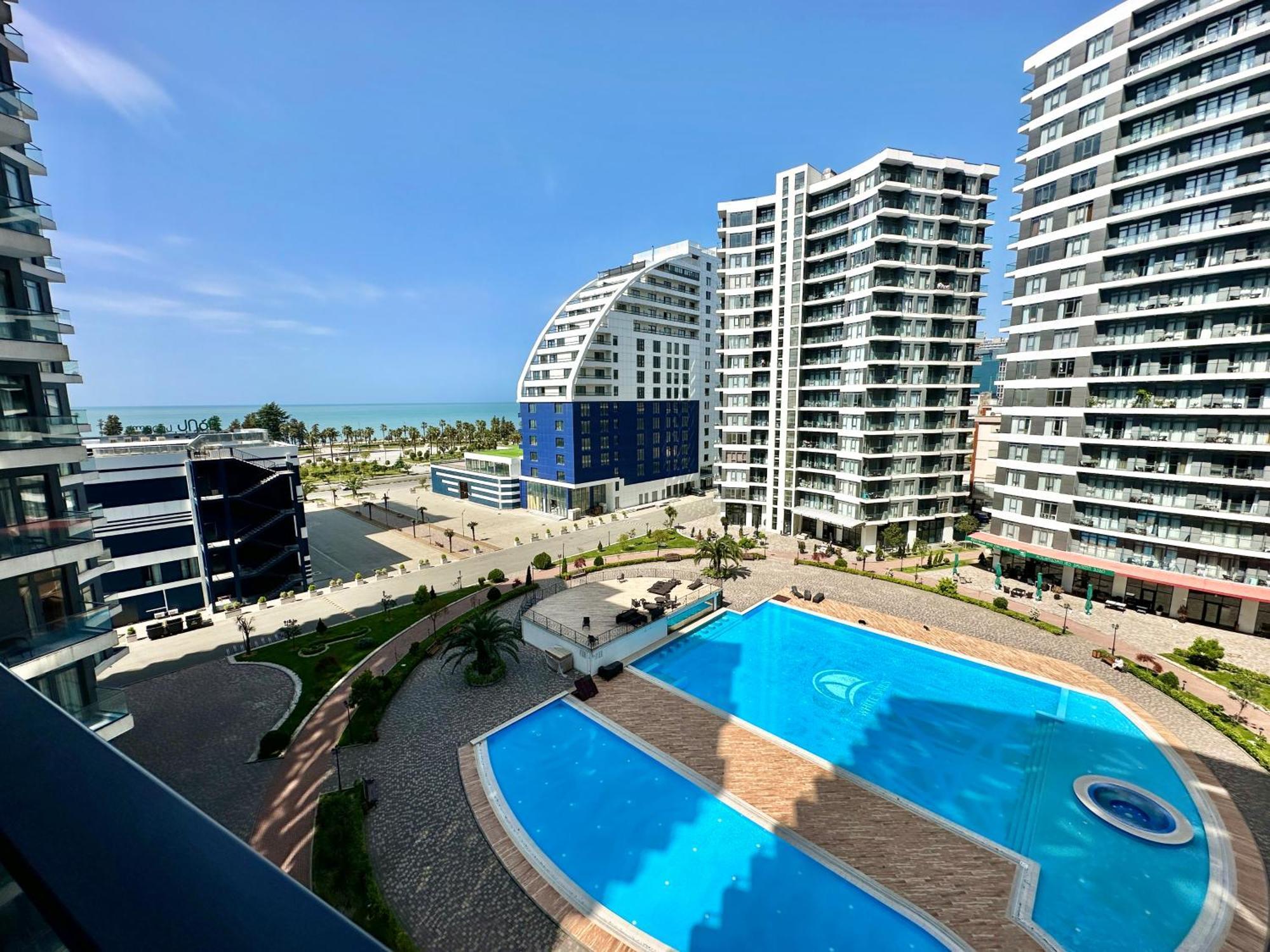 Batumi Boulevard Resort Bagian luar foto