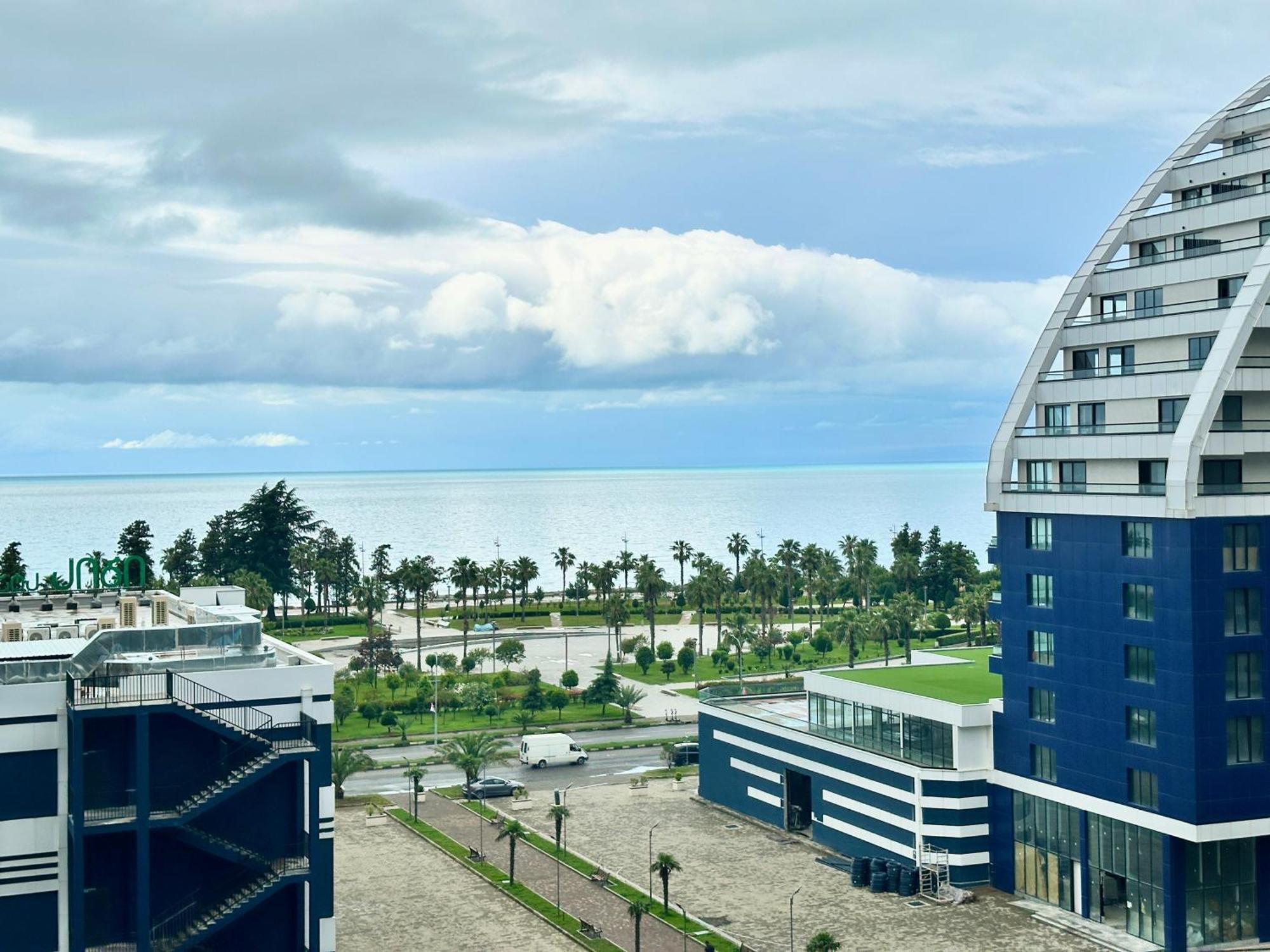 Batumi Boulevard Resort Bagian luar foto