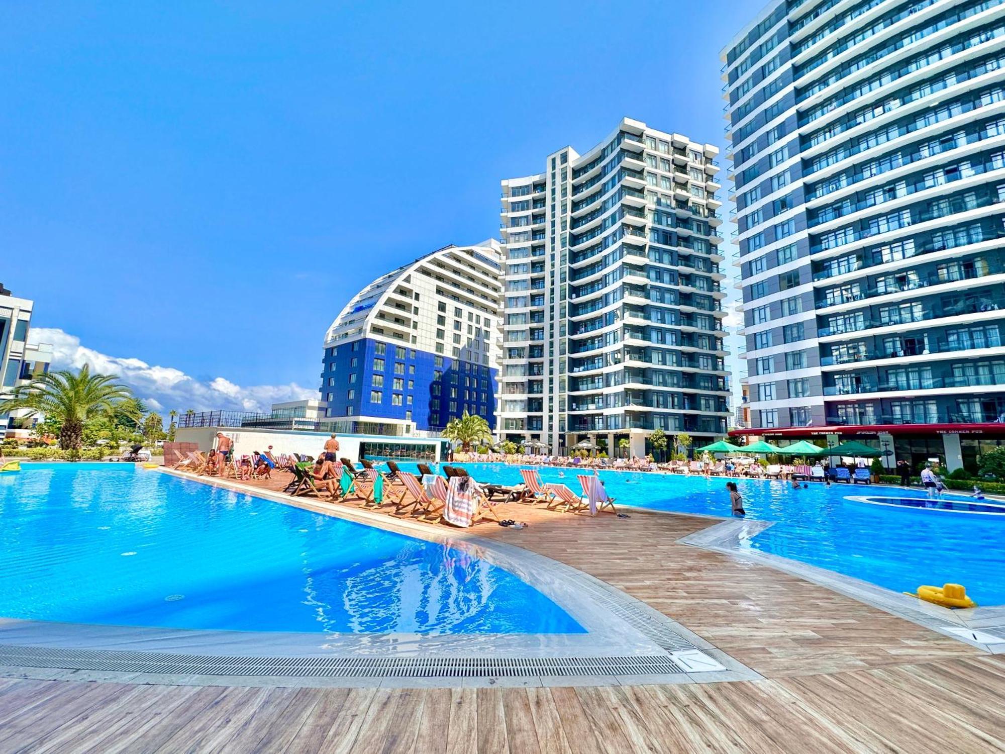 Batumi Boulevard Resort Bagian luar foto