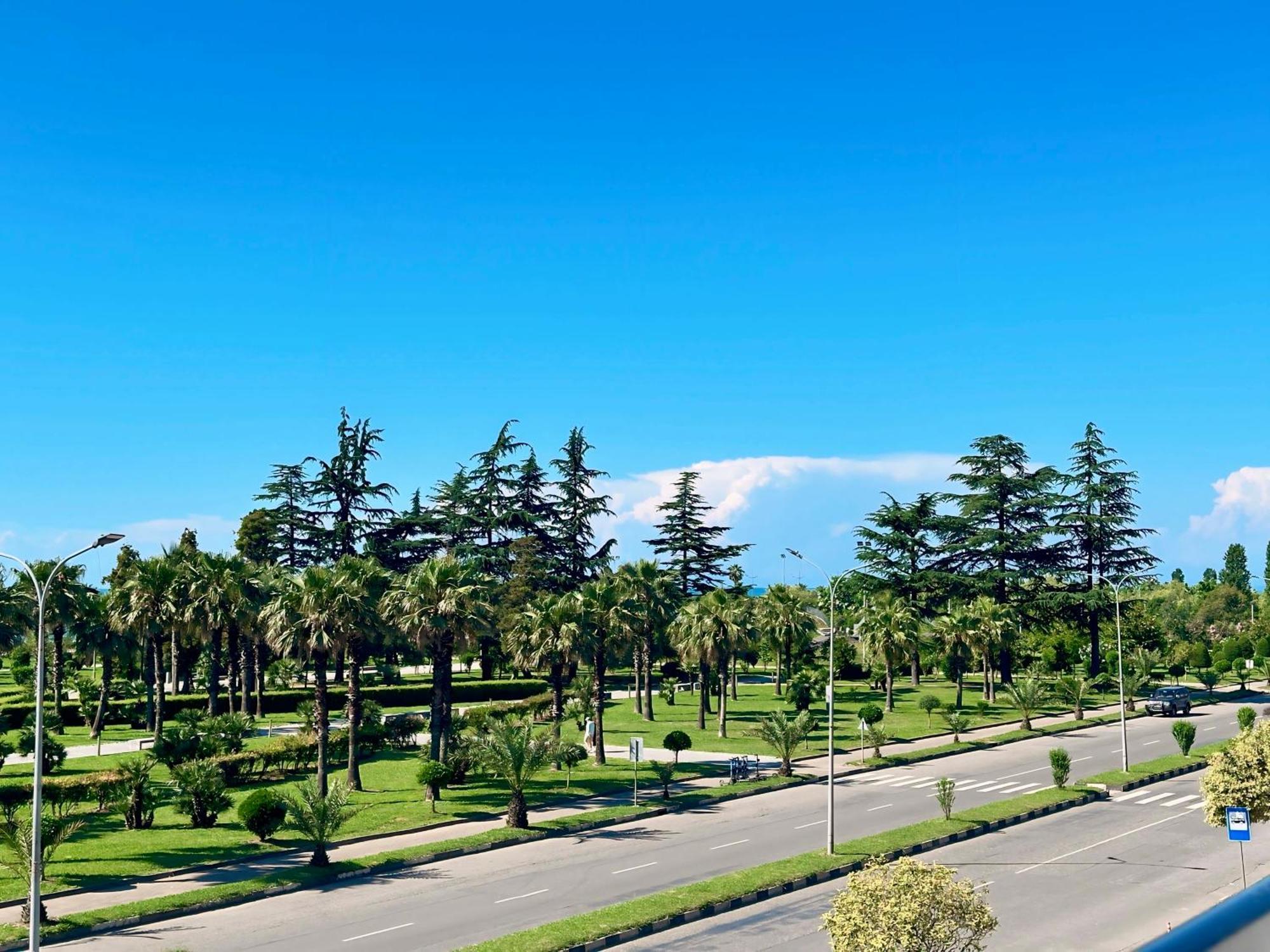 Batumi Boulevard Resort Bagian luar foto