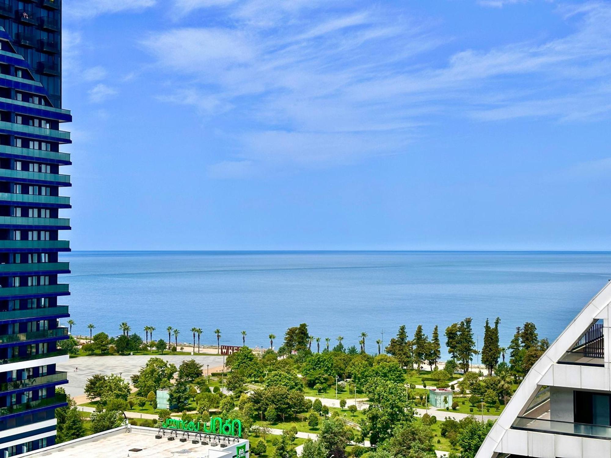 Batumi Boulevard Resort Bagian luar foto